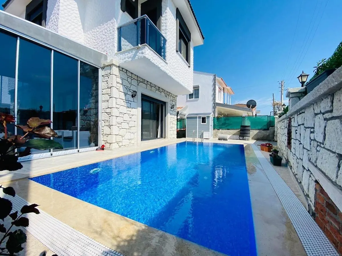 Ozel Havuzlu Villa F Celik Villalari Cesme Turkey